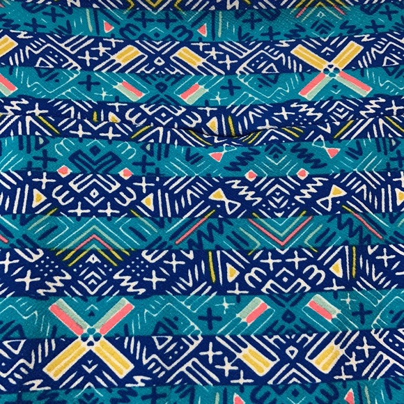 This skirt wants to come on your next Vacation 🏝 - Picture 3 of 4